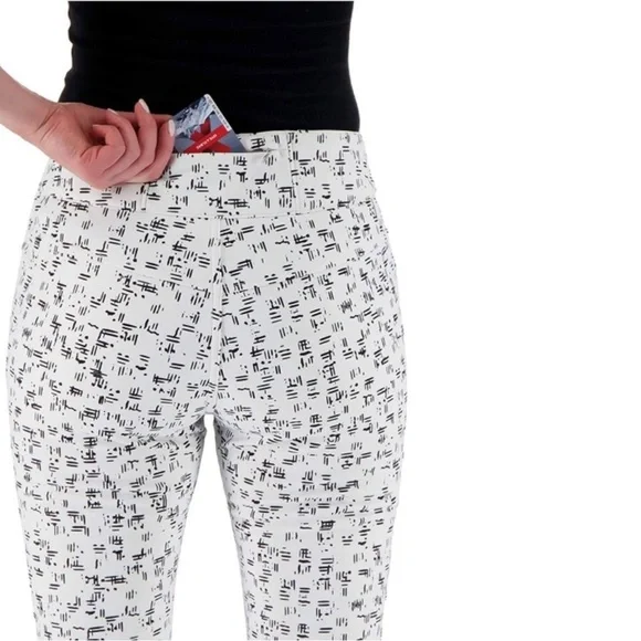 Obermeyer - White and black ski pant - Size 6 R